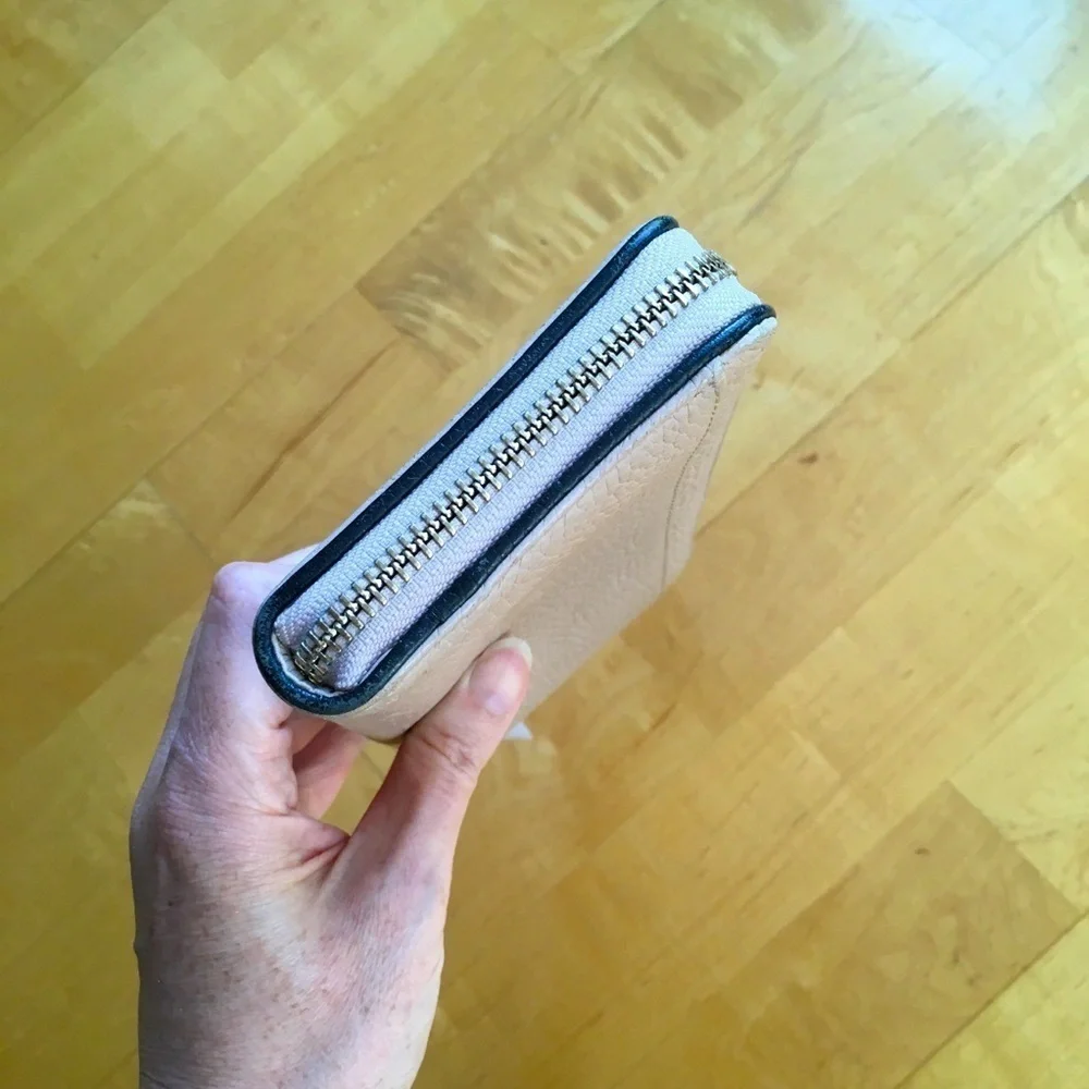 Kate Spade Wallet Zip Around Cream Beige Black